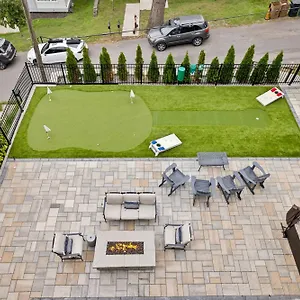 Hottub,2milestobway,4kbeds,3futons,safe Holiday home